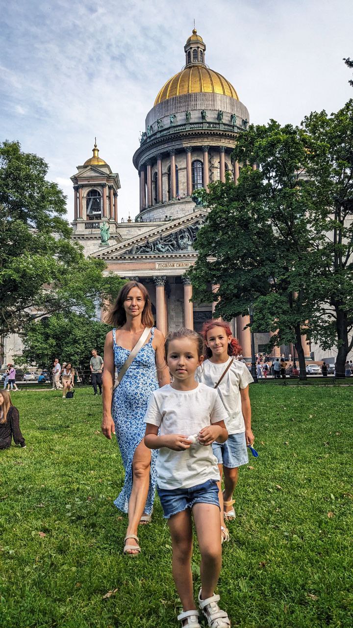 Сегодня ничего не делали. Из примечательного - я съел Лабубу в Джиско.