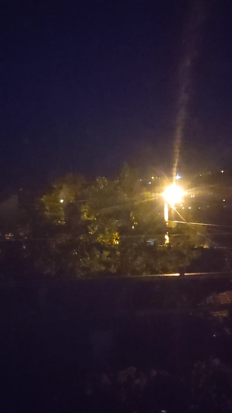 Сохраню для себя. В 4.45 пел мулла. В городке у Патары. Мне показалось что он пел как то по особенному.